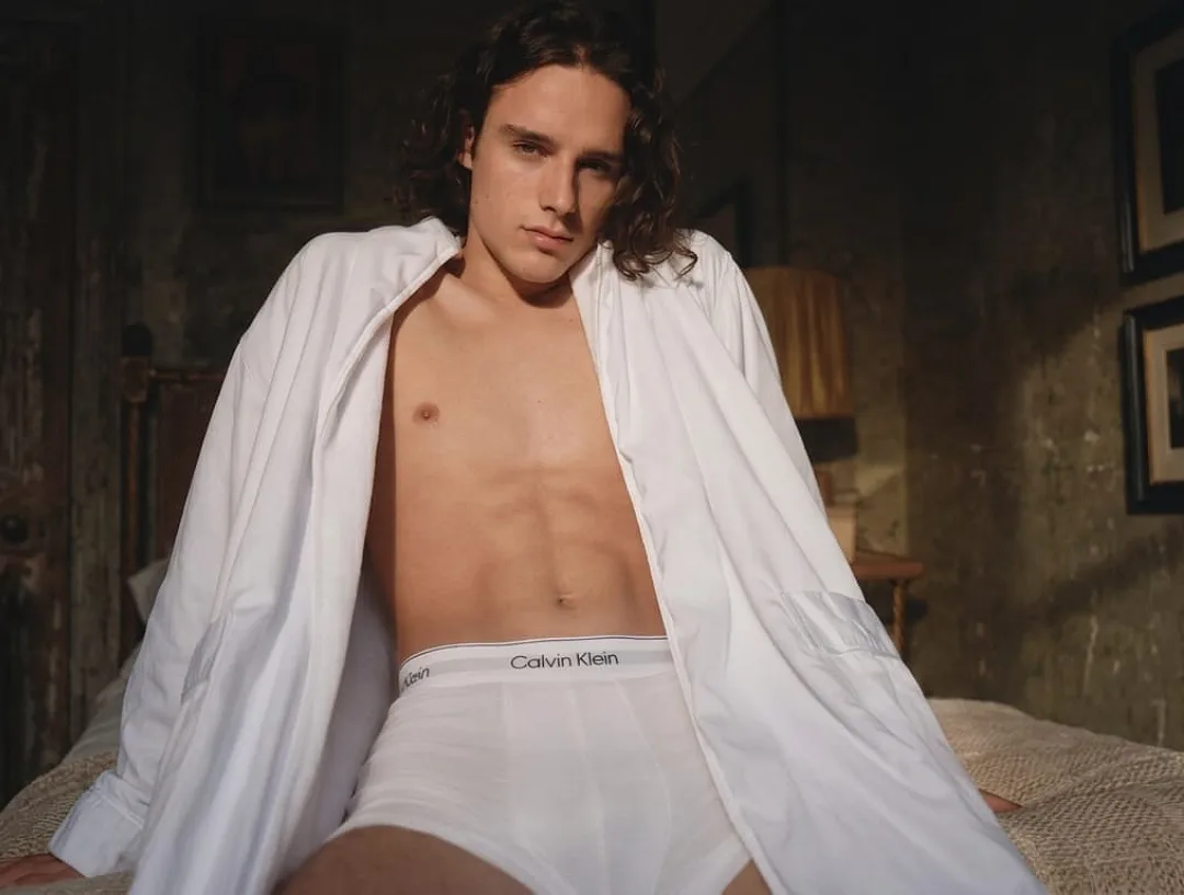 Harry Collett: De la corte Targaryen a romper la pista de baile | Onyce.net – Relato gay Buenos Aires