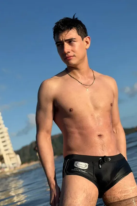 Ciro, escort masculino en Buenos Aires, barrio de Microcentro, 28 años – Onyce.net